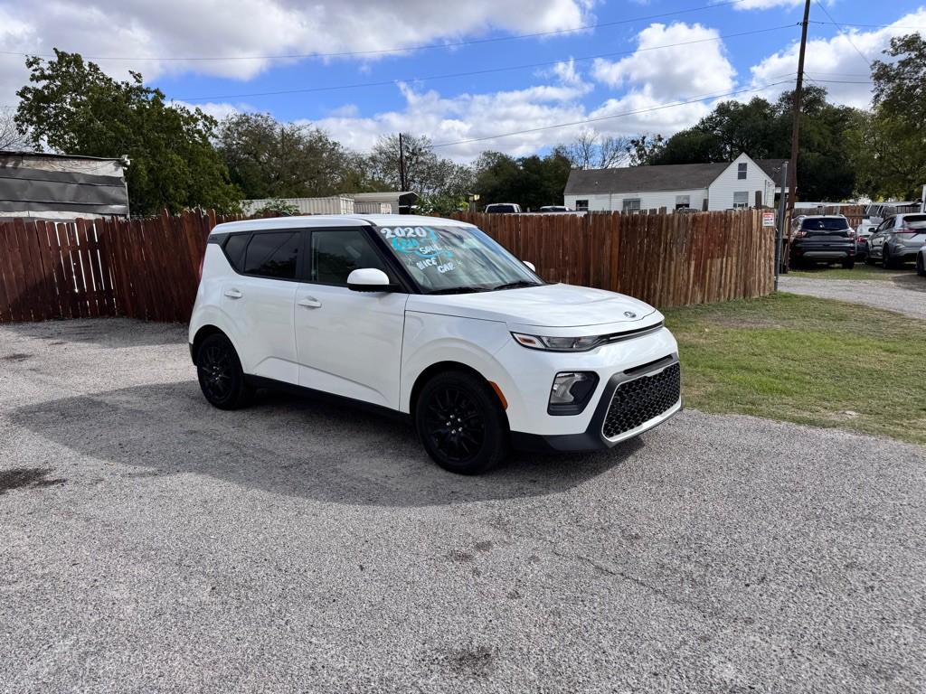 2020 Kia Soul Image 1