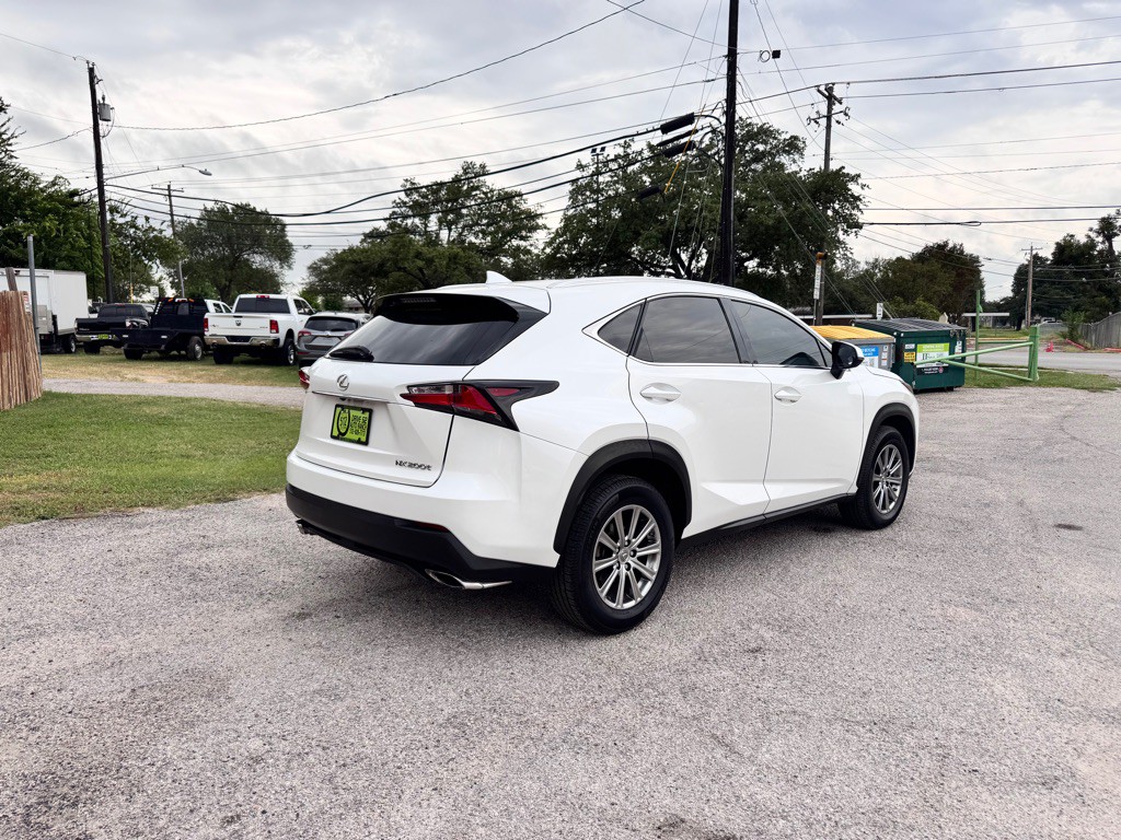 2017 Lexus NX Image 4