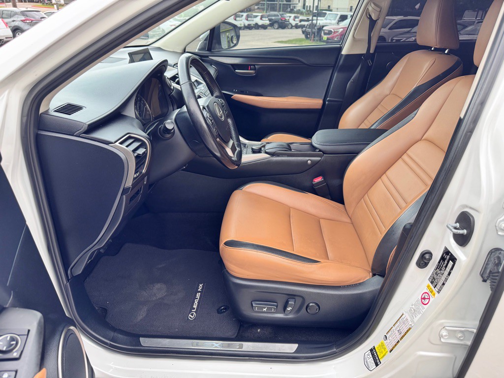 2017 Lexus NX Image 11