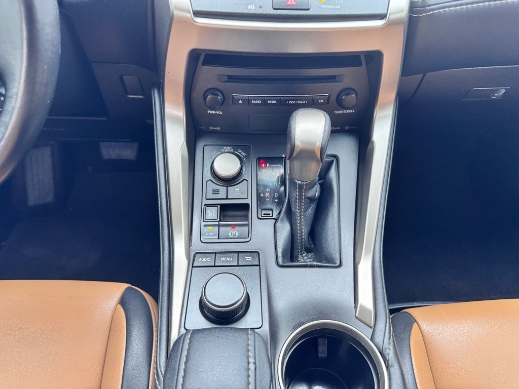 2017 Lexus NX Image 26