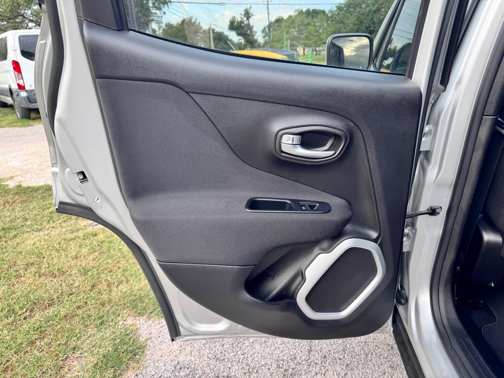 2018 Jeep Renegade Image 12