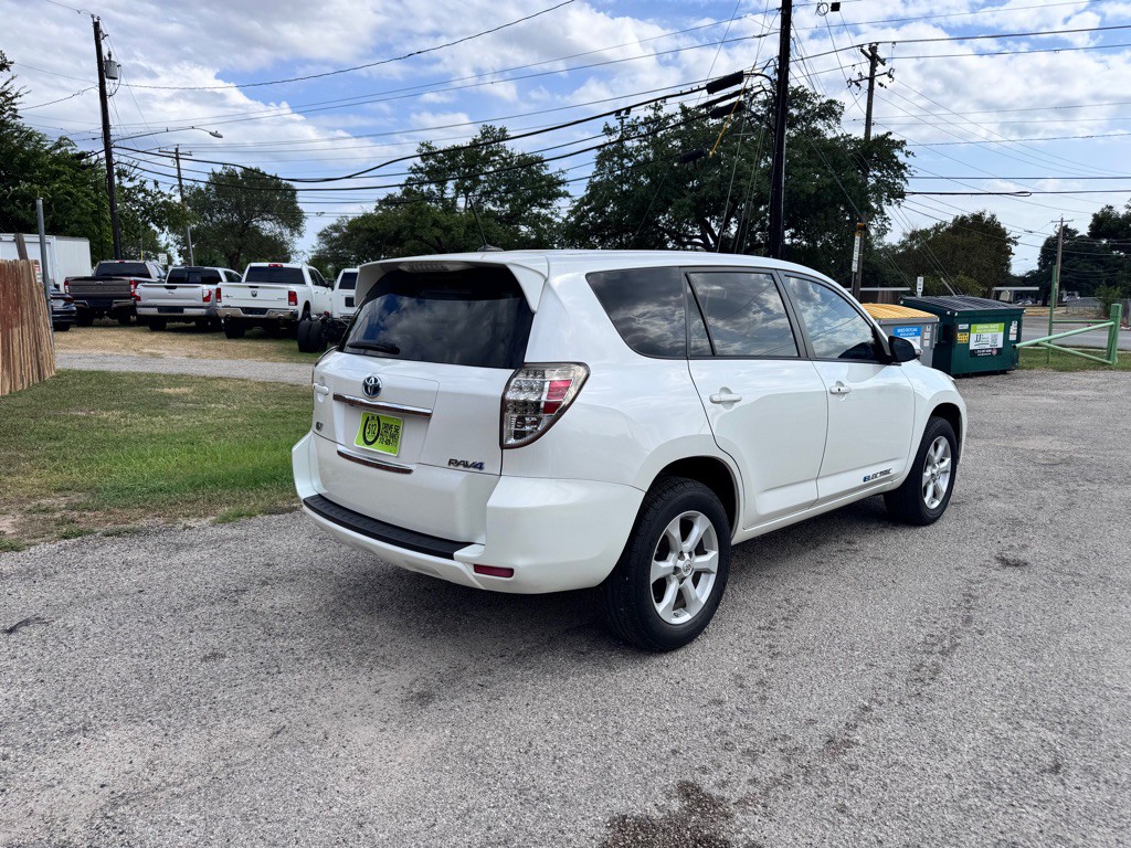 2013 Toyota Rav4 Image 4