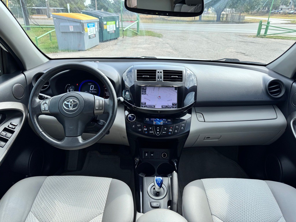 2013 Toyota Rav4 Image 18