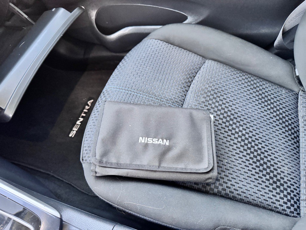 2017 Nissan Sentra Image 25