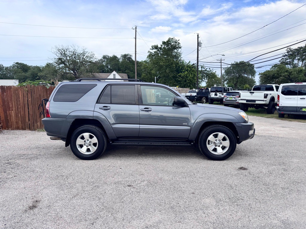 2005 Toyota 4Runner Image 2