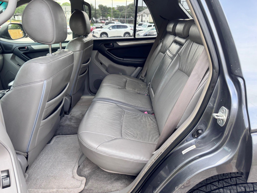 2005 Toyota 4Runner Image 12