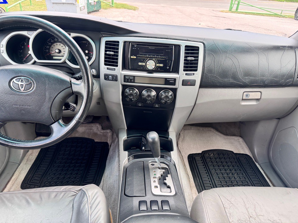 2005 Toyota 4Runner Image 21