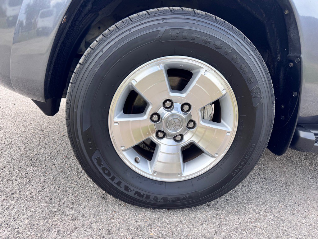2005 Toyota 4Runner Image 22