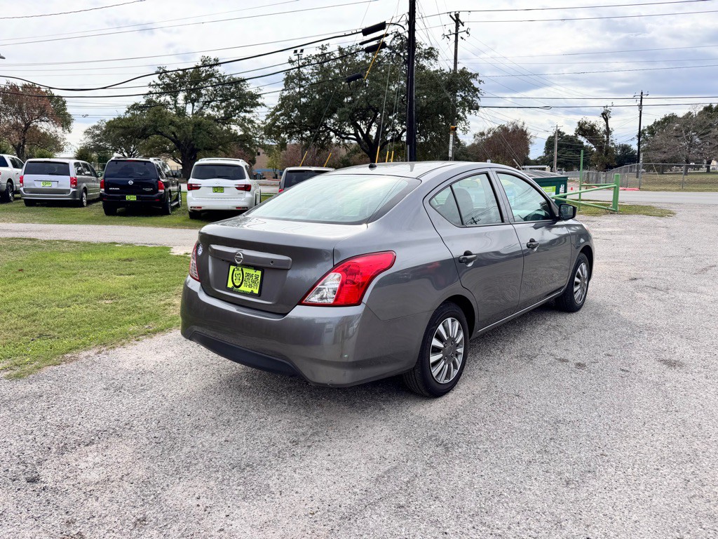 2019 Nissan Versa Image 5
