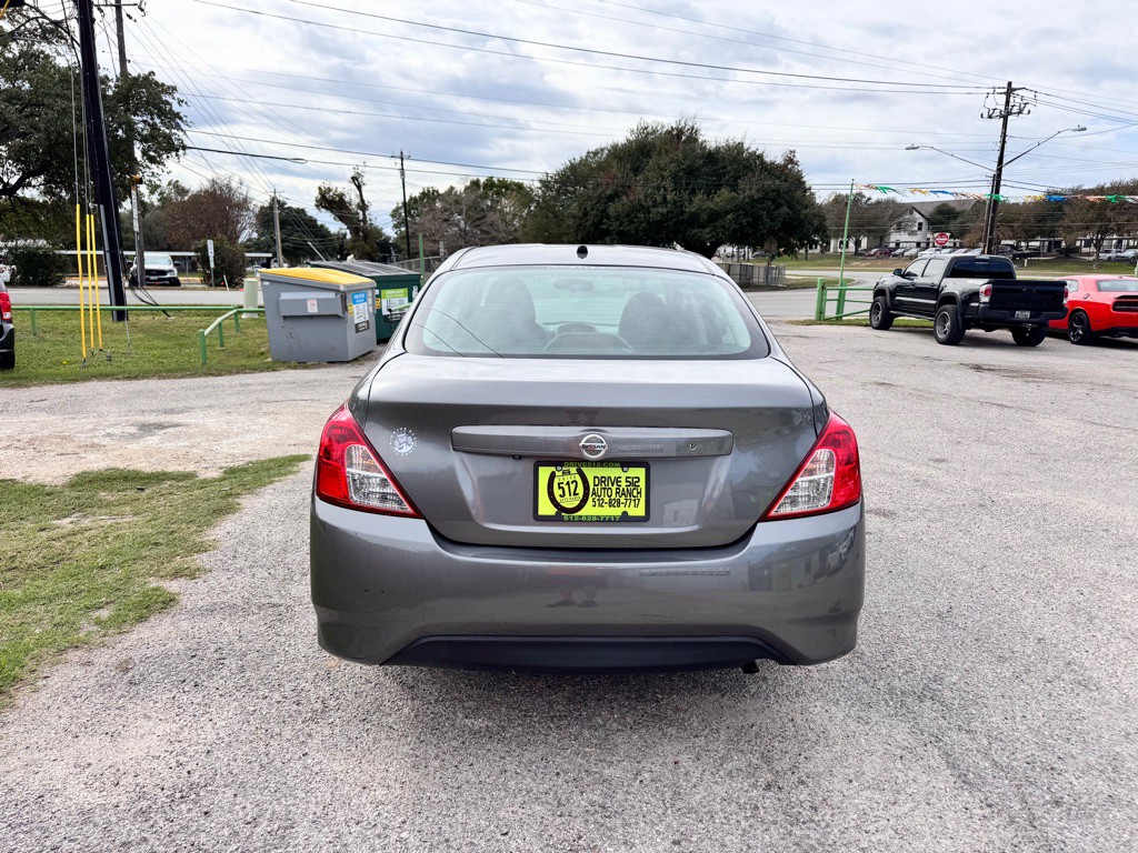 2019 Nissan Versa Image 6