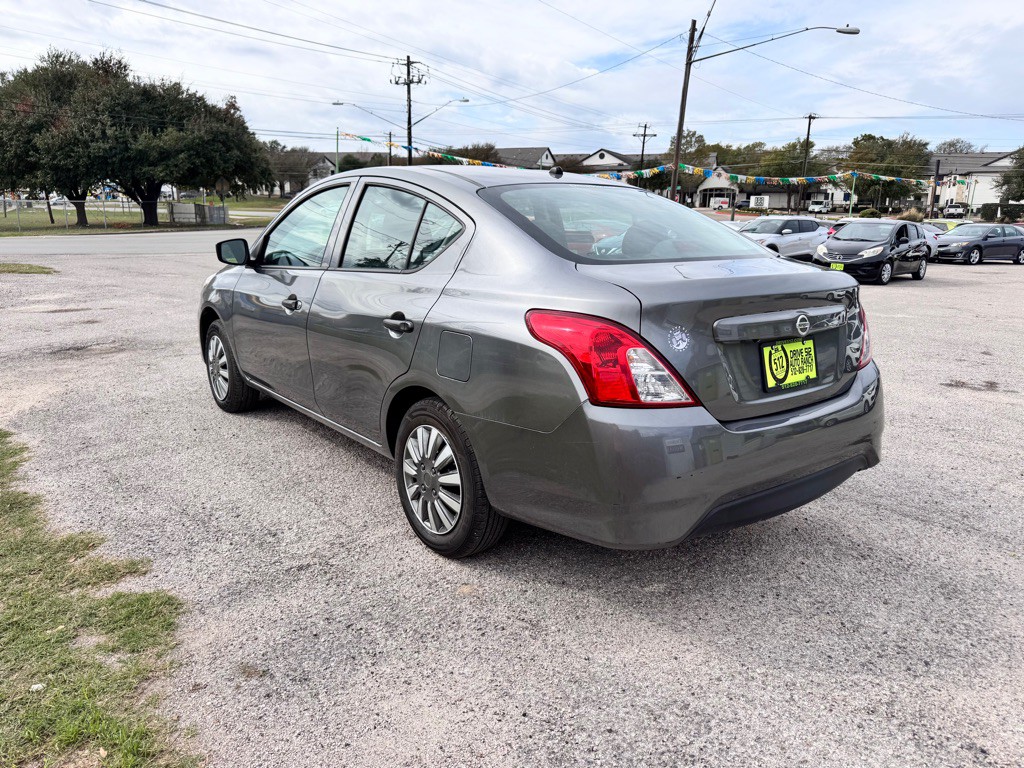 2019 Nissan Versa Image 7
