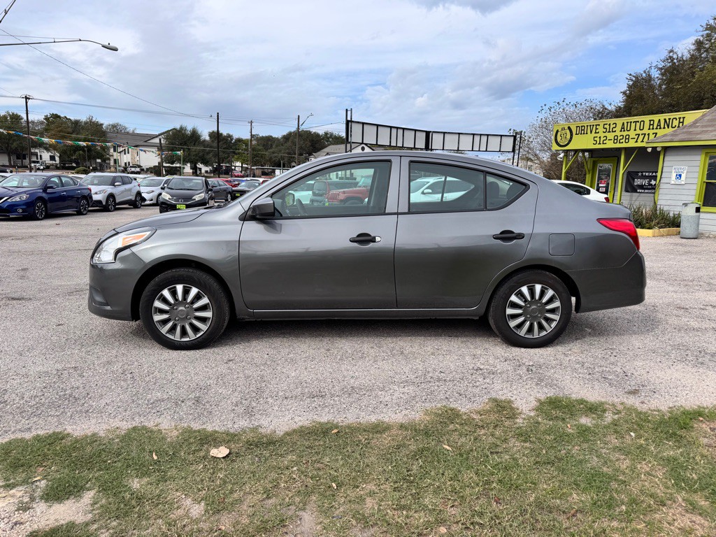 2019 Nissan Versa Image 8