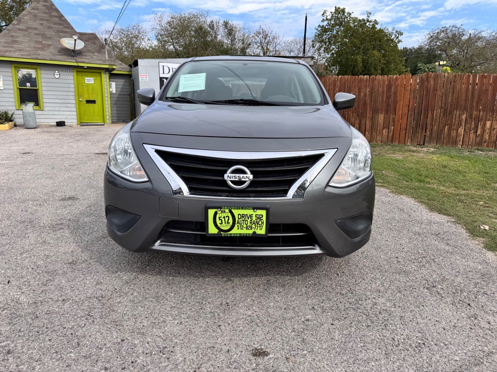 2019 Nissan Versa Image 10
