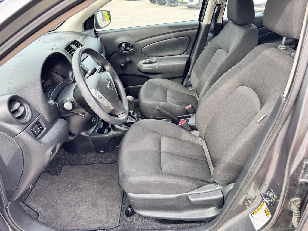 2019 Nissan Versa Image 12