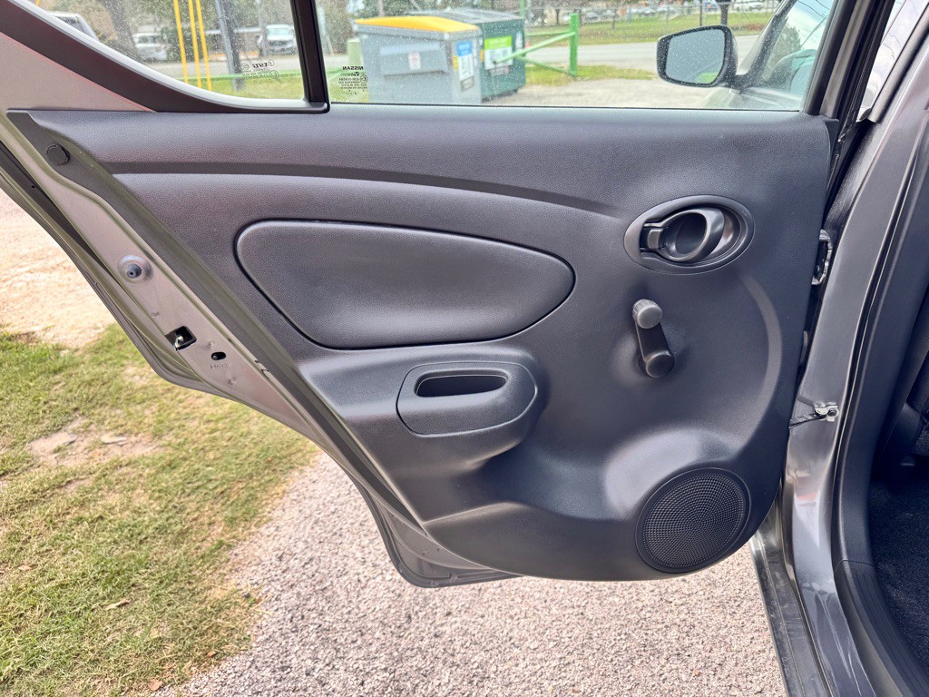 2019 Nissan Versa Image 13