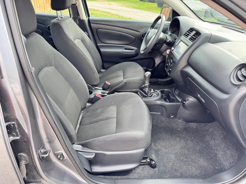 2019 Nissan Versa Image 18