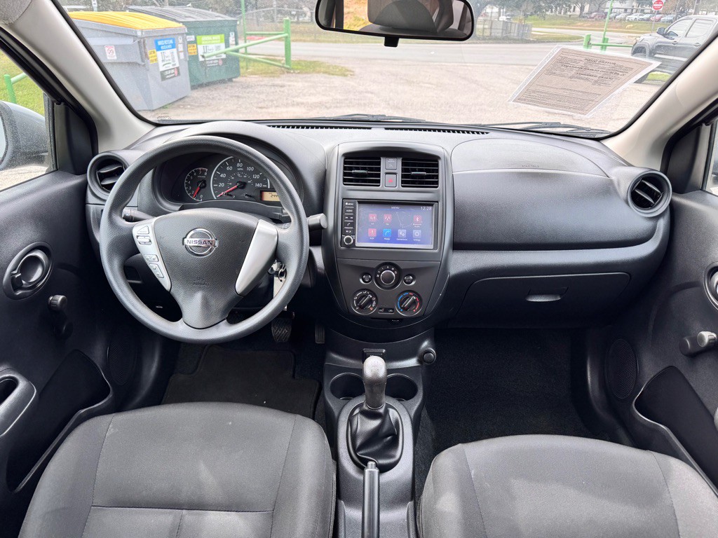 2019 Nissan Versa Image 19