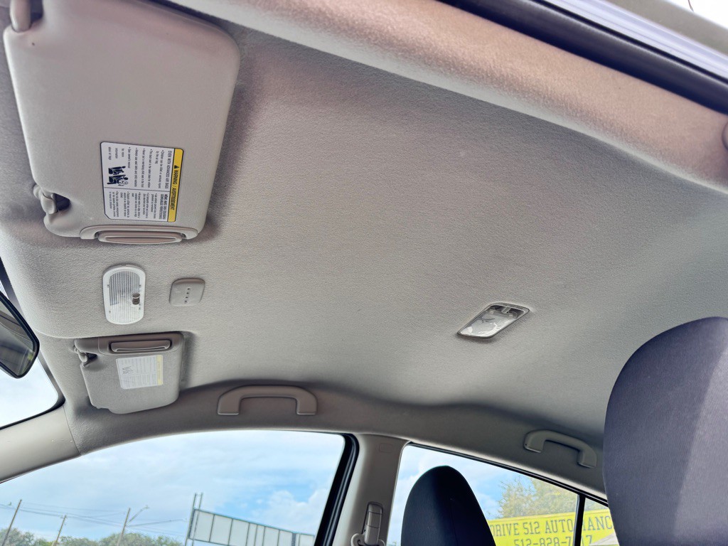 2019 Nissan Versa Image 25