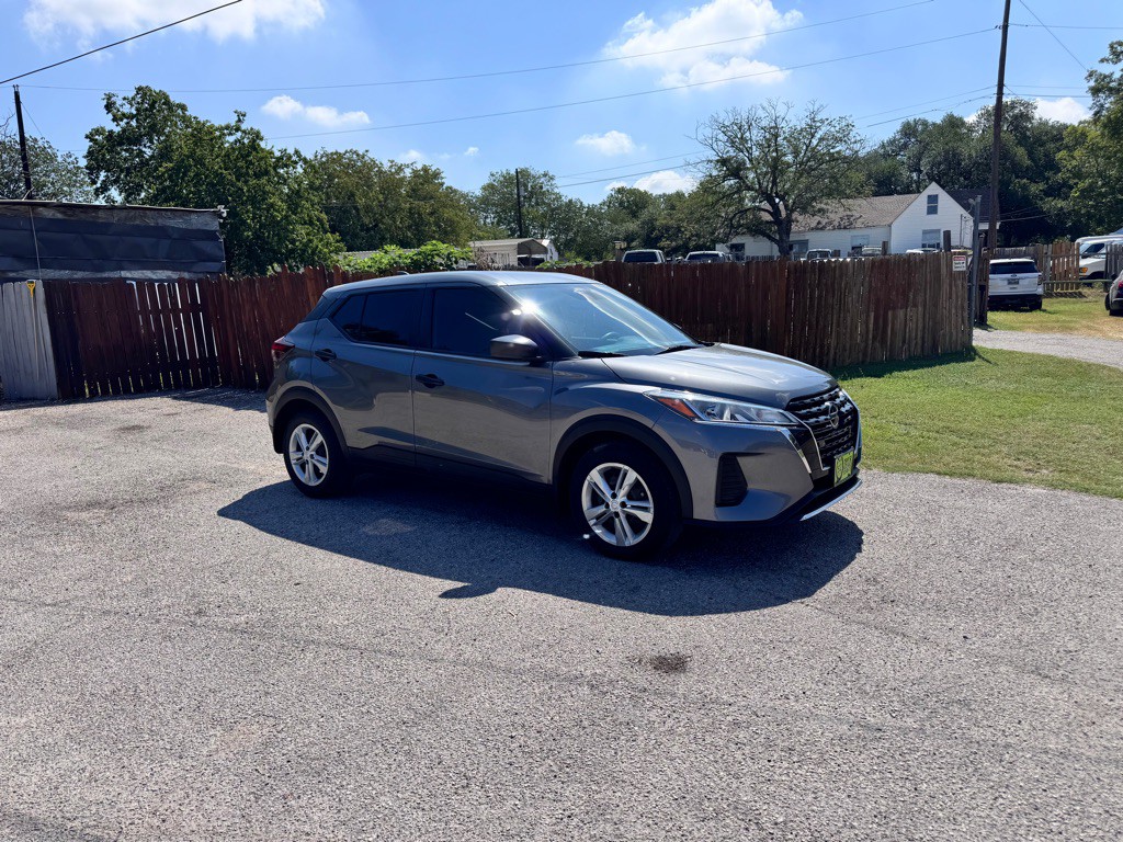 2021 Nissan Kicks Image 2