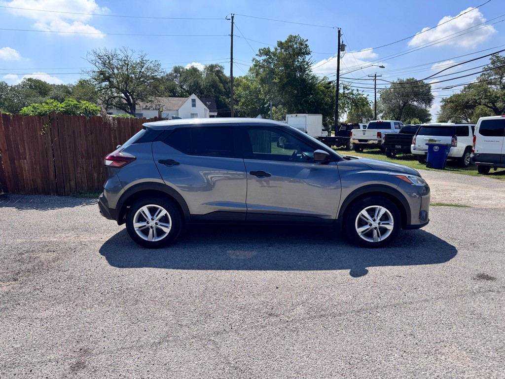 2021 Nissan Kicks Image 3