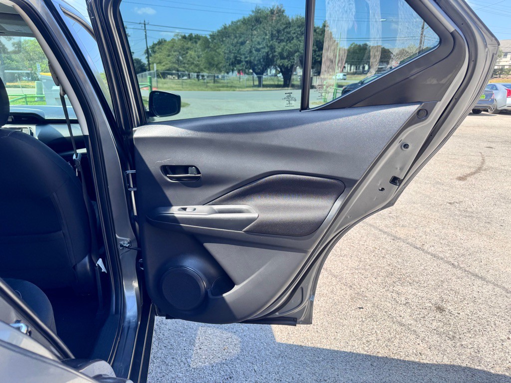 2021 Nissan Kicks Image 14