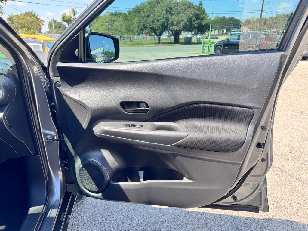 2021 Nissan Kicks Image 16