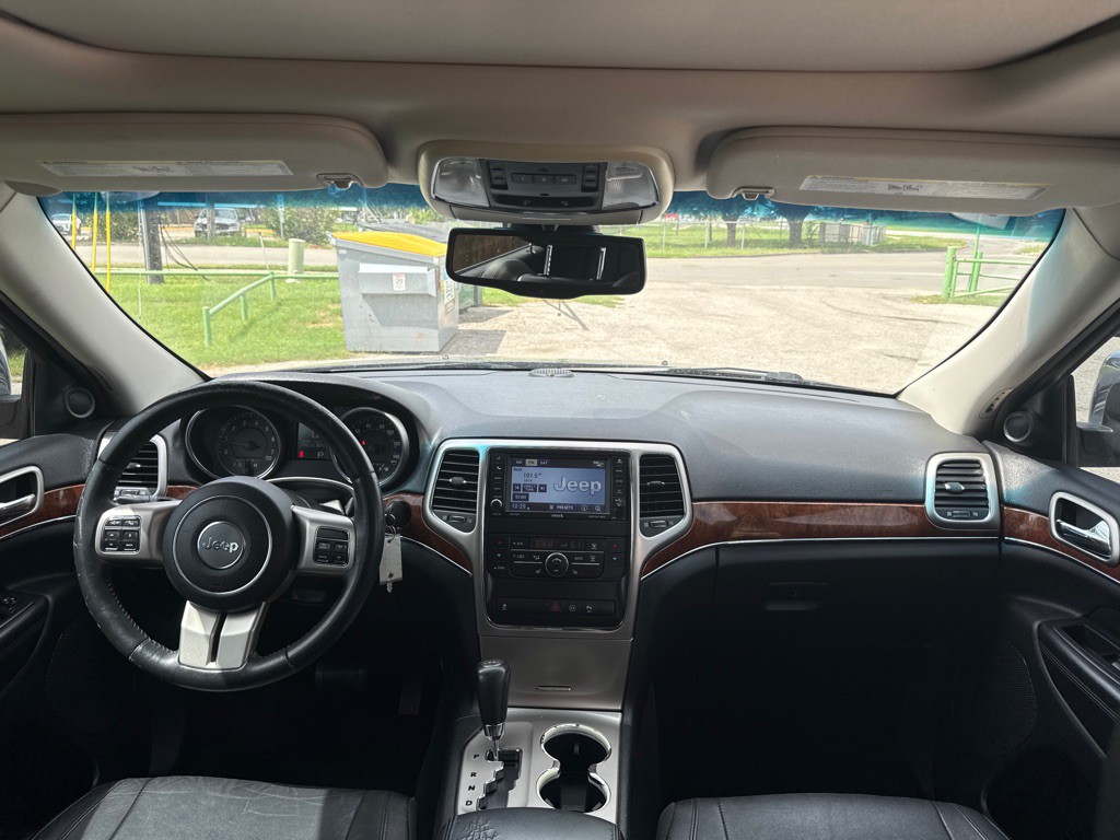 2012 Jeep Grand Cherokee Image 21