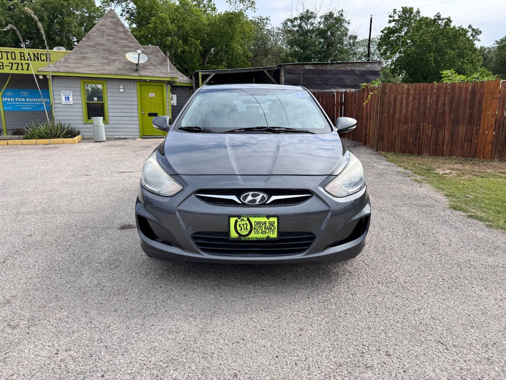 2013 Hyundai Accent Image 11