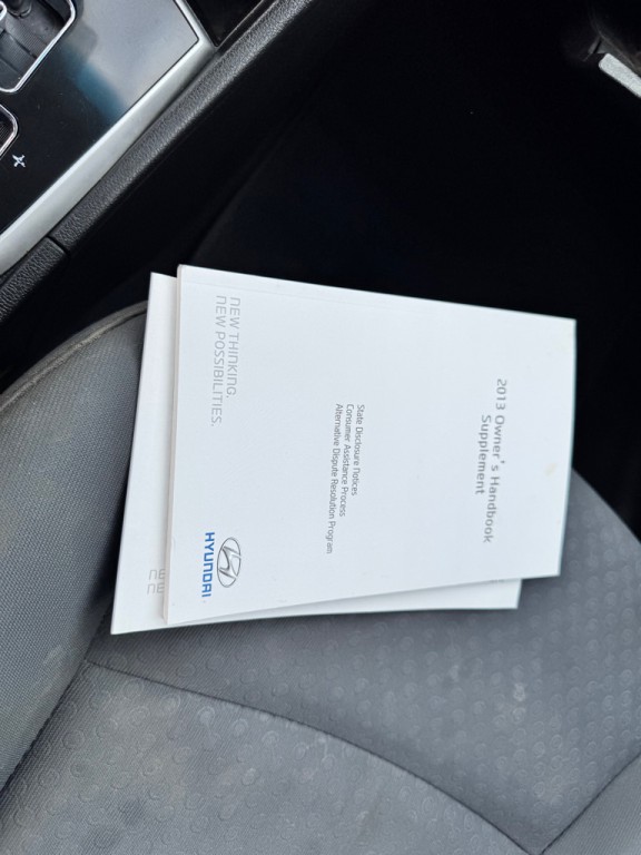 2013 Hyundai Accent Image 26
