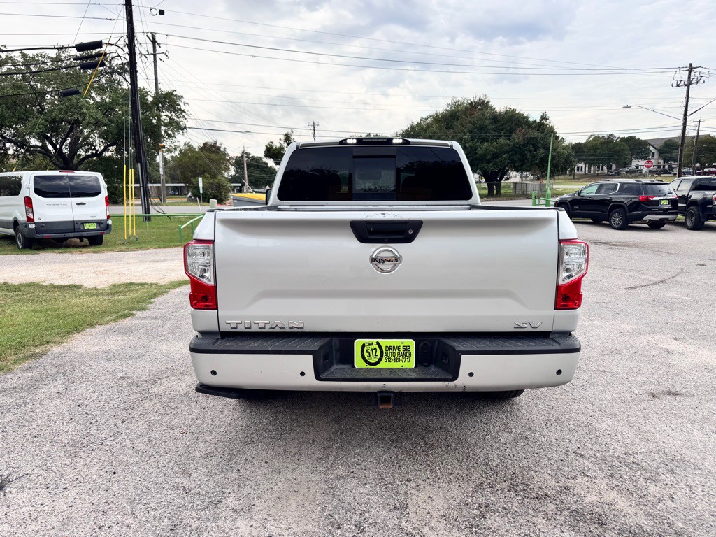 2021 Nissan Titan Image 5