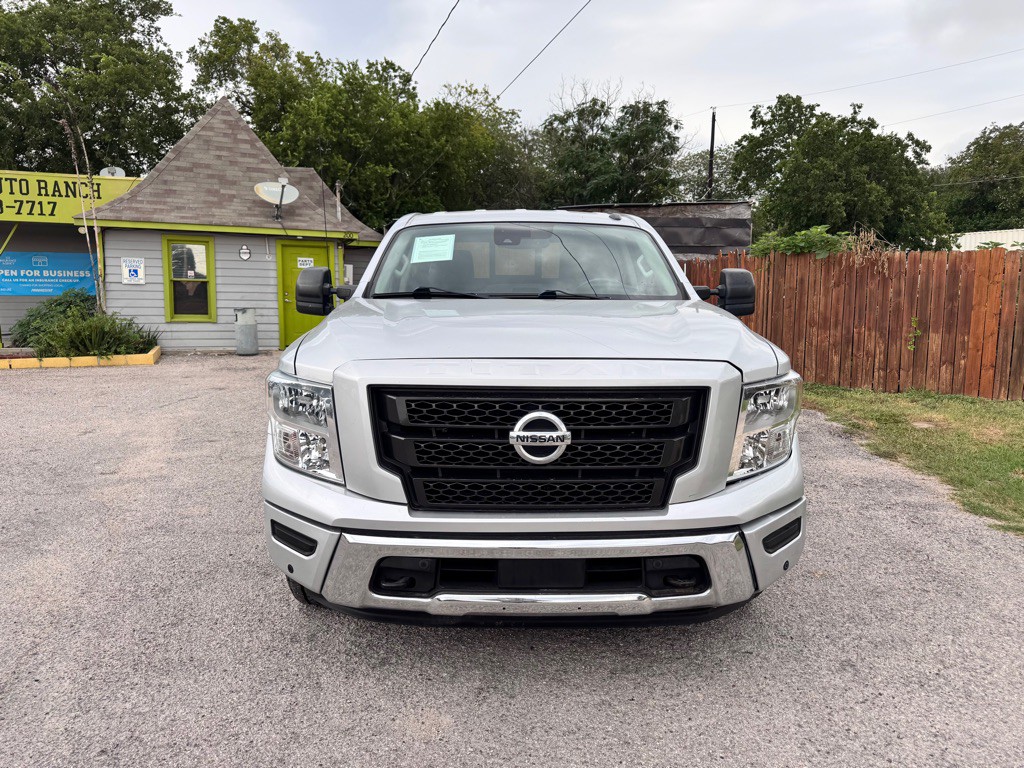 2021 Nissan Titan Image 9