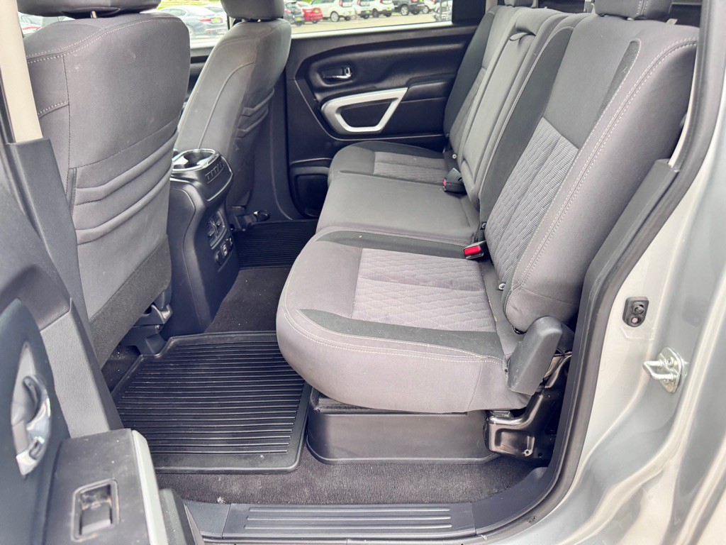 2021 Nissan Titan Image 13