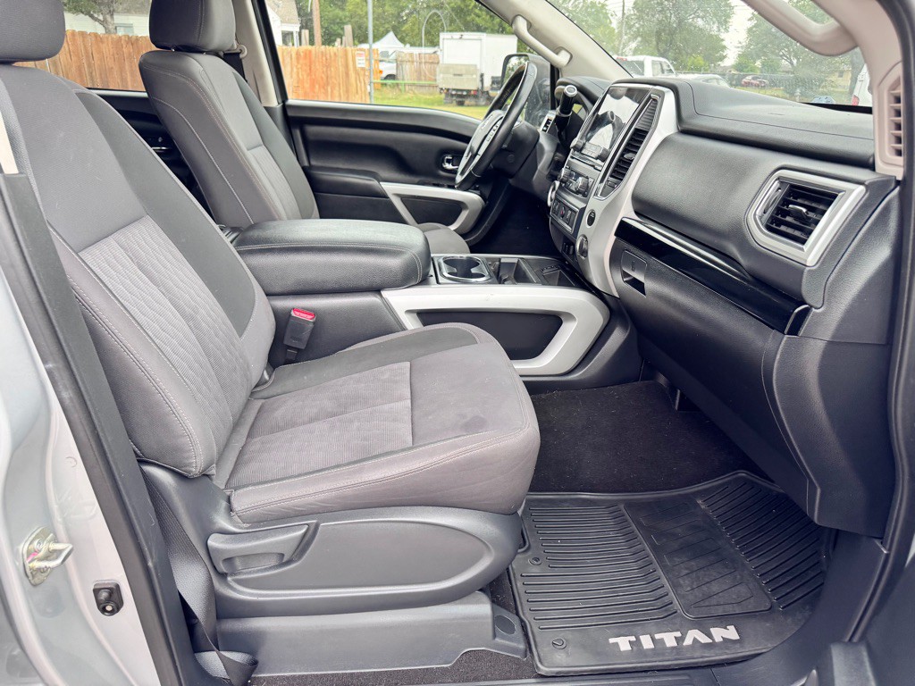 2021 Nissan Titan Image 17