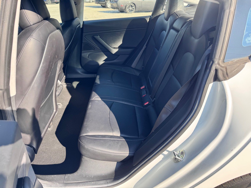 2017 Tesla Model 3 Image 12