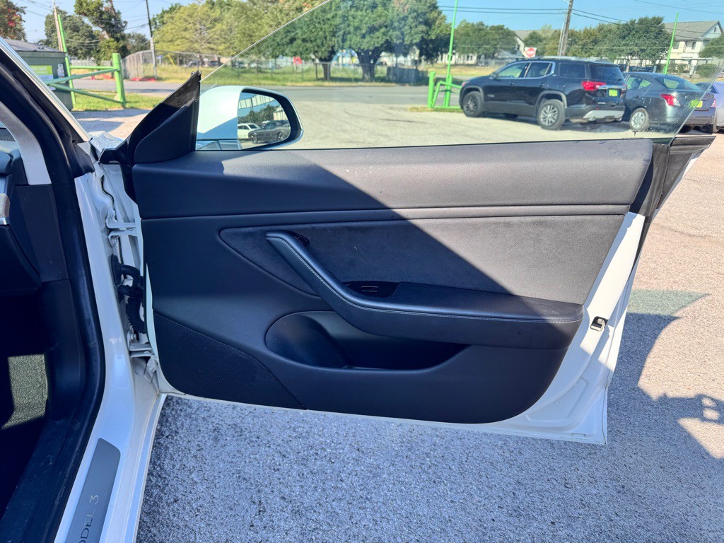 2017 Tesla Model 3 Image 15