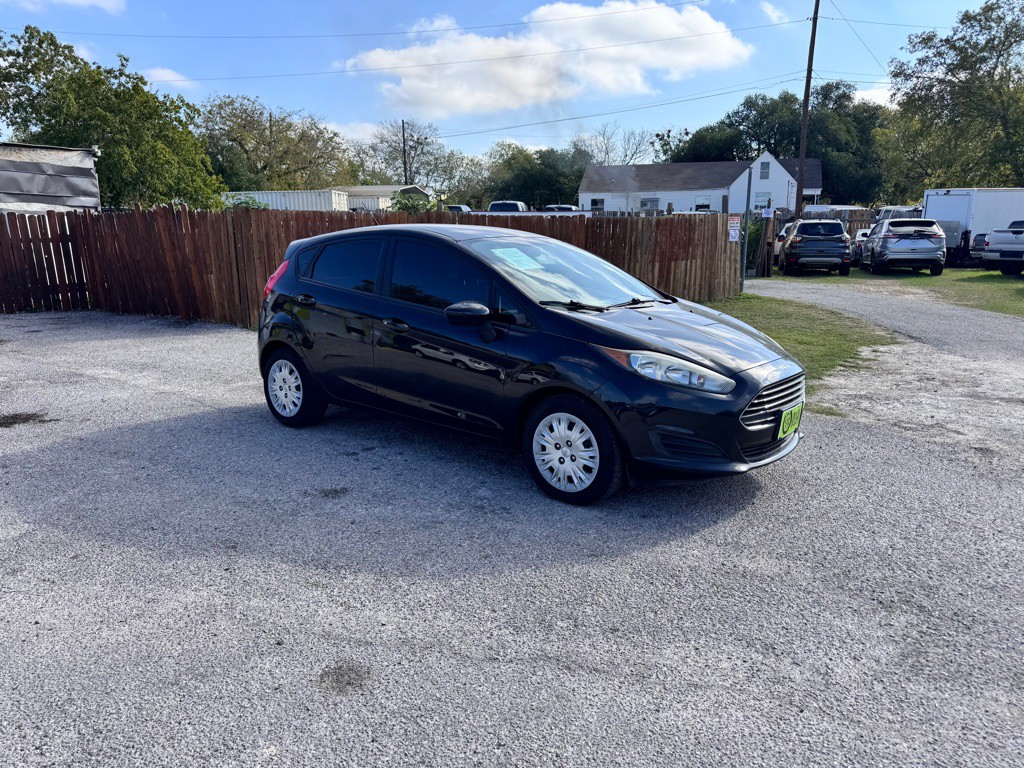 2015 Ford Fiesta Image 2