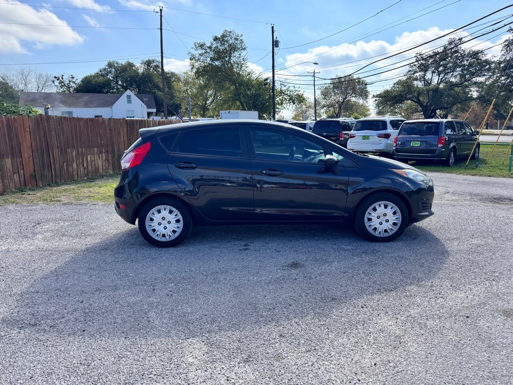 2015 Ford Fiesta Image 4