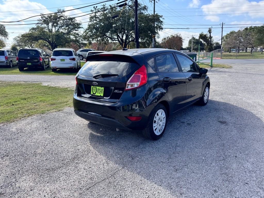 2015 Ford Fiesta Image 5