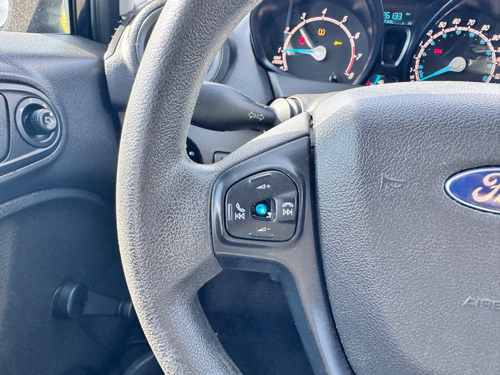 2015 Ford Fiesta Image 21