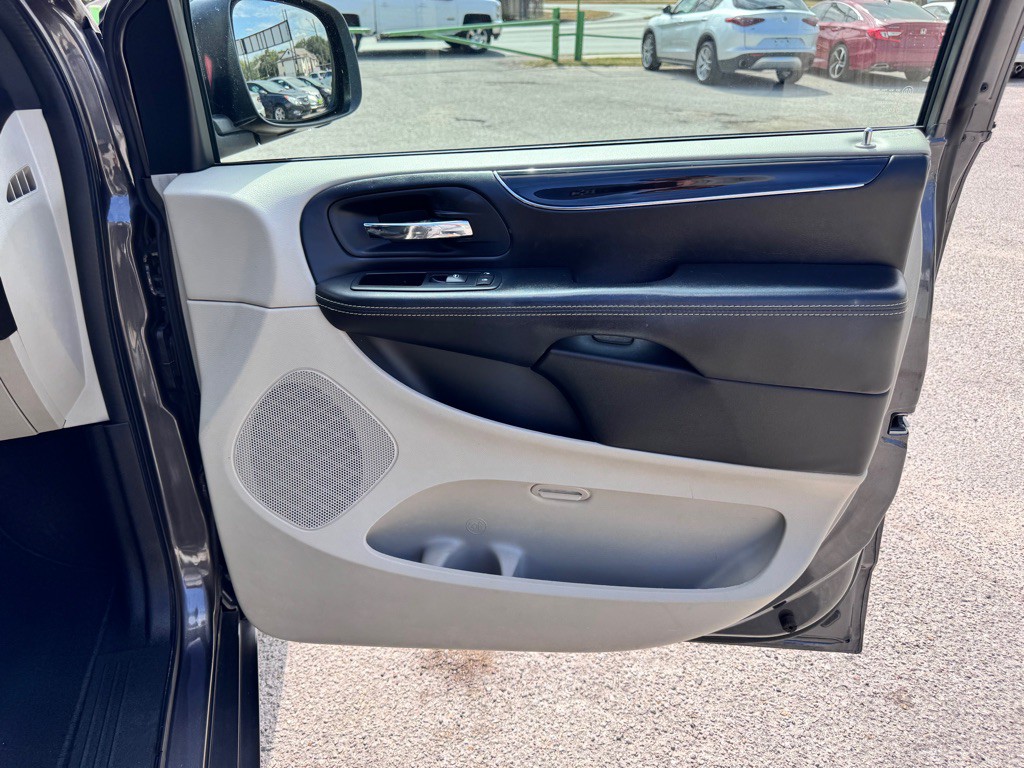 2014 Dodge Grand Caravan Image 17