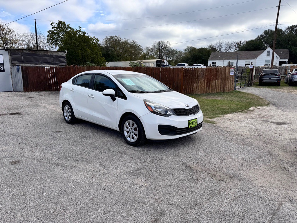 2015 Kia Rio Image 1