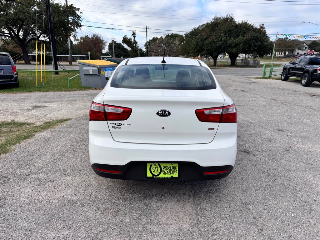 2015 Kia Rio Image 5
