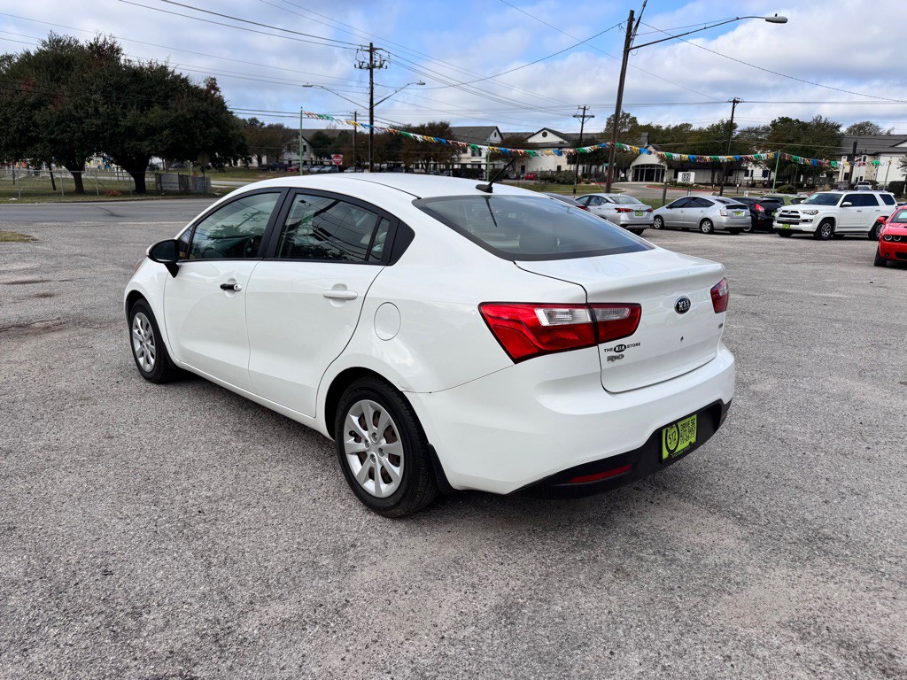 2015 Kia Rio Image 6