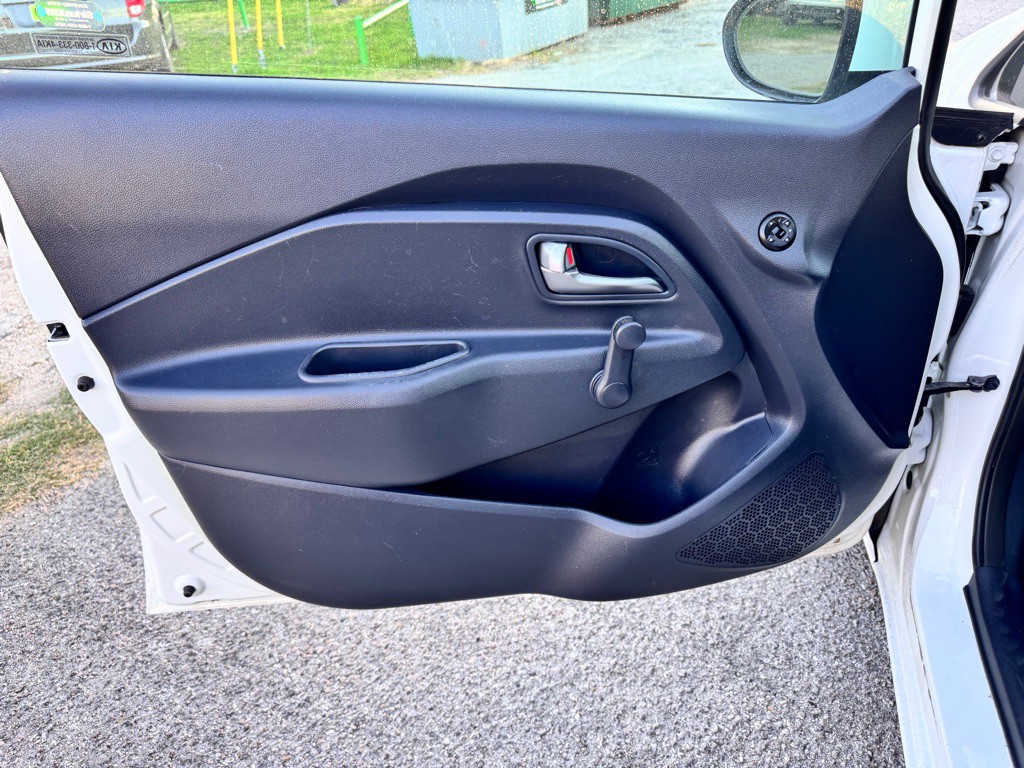 2015 Kia Rio Image 10