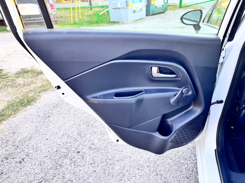 2015 Kia Rio Image 12