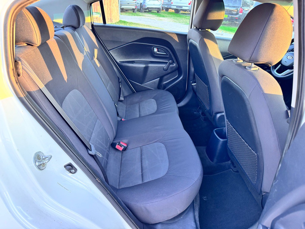 2015 Kia Rio Image 15
