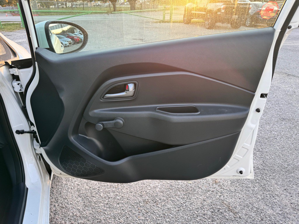 2015 Kia Rio Image 16
