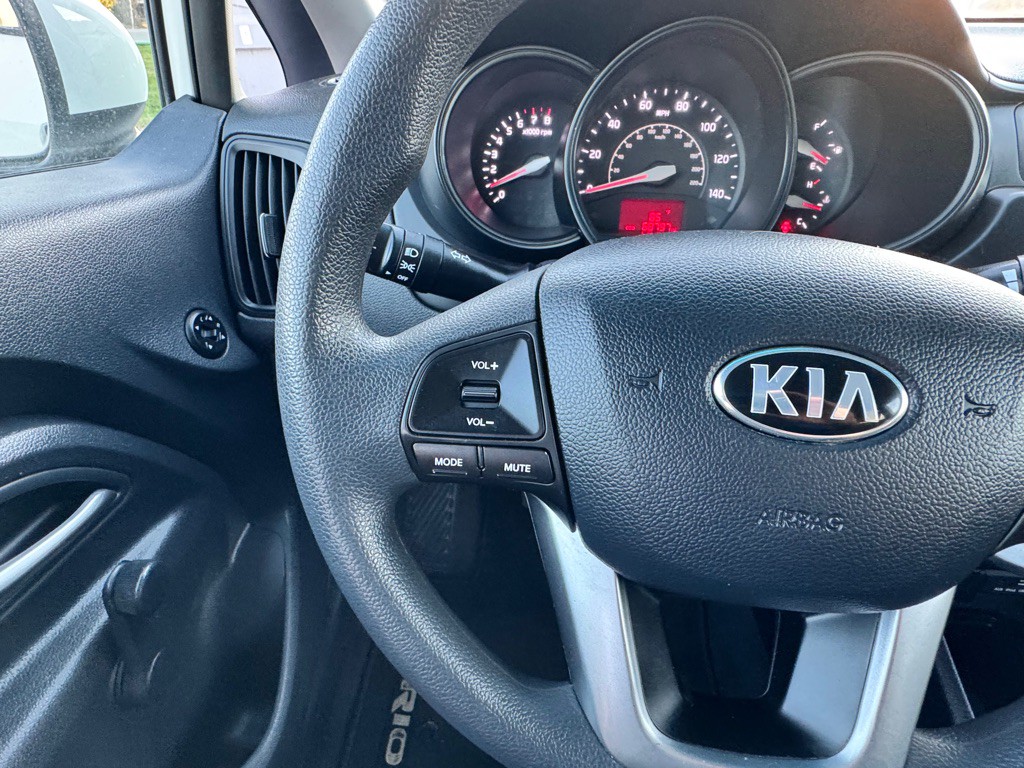 2015 Kia Rio Image 20