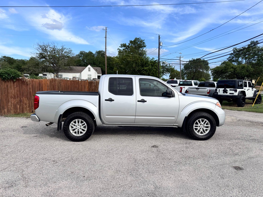 2021 Nissan Frontier Image 3