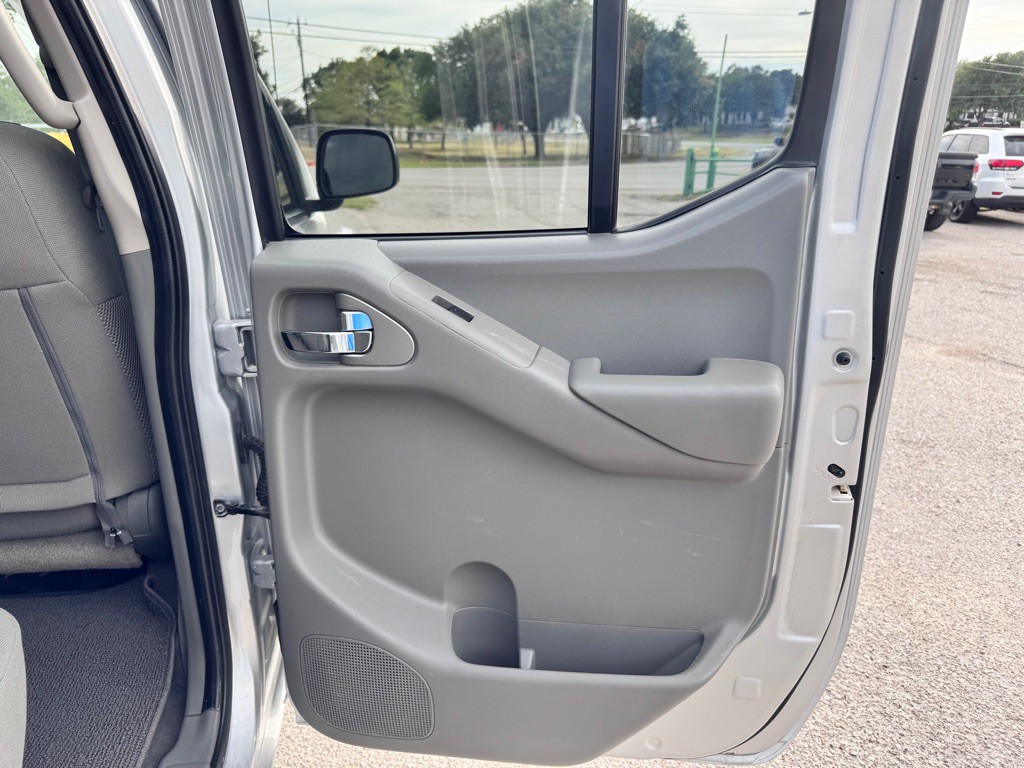 2021 Nissan Frontier Image 14